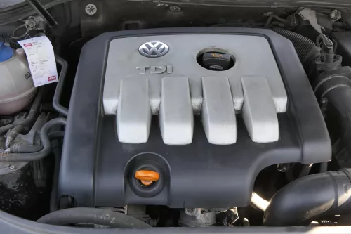 VW Golf 5 Passat Motorabdeckung Abdeckung Motor Blende  2.0 TDI 1,9 AZV BKD 16V (115094)