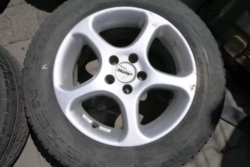 VW Golf 4 Bora Leon Alufelgen Felgen 195/65 R15 Winterreifen KBA 44246 Autec (115605)