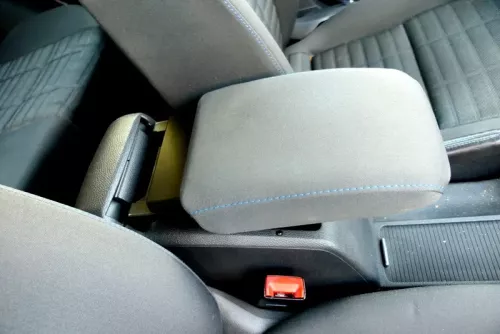 VW Golf 6 5K Mittelarmlehne Armlehne Lehne Mitte Original verschiebar TOUR