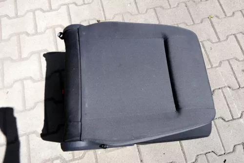 VW Touran Sitz hinten rechts (hinter Beifahrersitz) Rücksitz anthrazit - 115974 (115974)