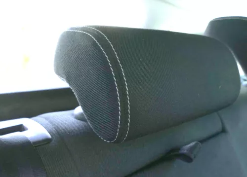 Skoda Octavia 1Z Sitz hinten in der Mitte Kopfstütze Kopfstützen onyx Sport