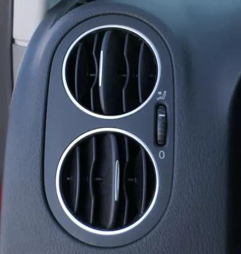 VW Golf Plus 5M Lüftungsdüse Düse Lüftung vorne links schwarz 5M0819703L (117264)