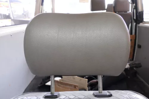 VW T4 Sitz vorne links oder rechts Kopfstütze Kopfstützen (Kunstleder Leder) (117409)