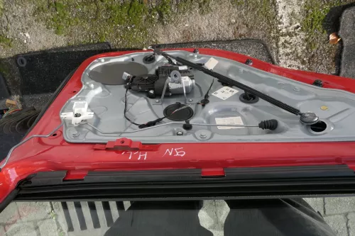 VW Polo 9N 9N3 Cross Tür hinten links rot LP3G 4/5-Türer mit Scheibe (118192)
