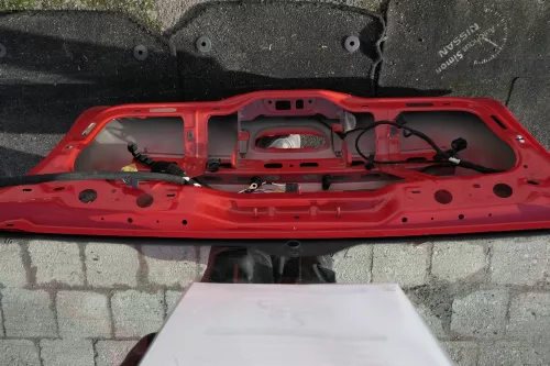 VW Polo 9N Heckklappe Kofferraumklappe Klappe hinten rot LP3G  (118777)