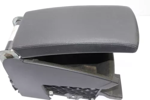 VW Passat 3C Mittelarmlehne Armlehne Fach Deckel Leder (118881)