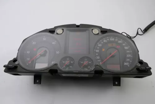 VW Passat 3C Tacho Tachometer 331.000km 3C0920871E Diesel TDI