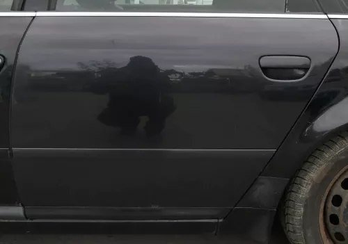 Audi A6 4B C5 Tür Türblatt hinten links schwarz LZ9W