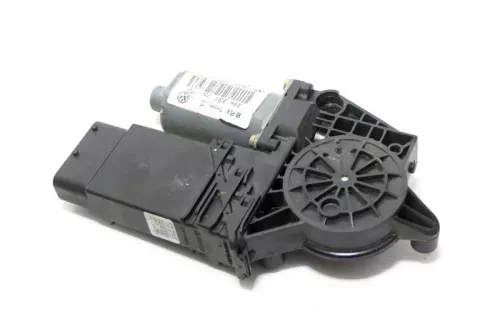 VW Passat 3BG ektrischer Fensterheber vorne links 3B4837751PD Fensterhebermotor (119702)