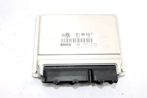 VW Passat 3B Steuergerät Motor Motorsteuergerät 2,3 110kw 150PS AGZ 071906018P (121568)