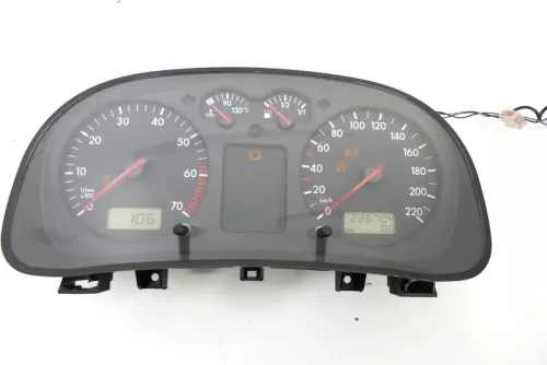 VW Golf 4 Tacho Tachometer Kombiinstrument 226 000km 1J0920802 1,4 16V 75PS 55kw