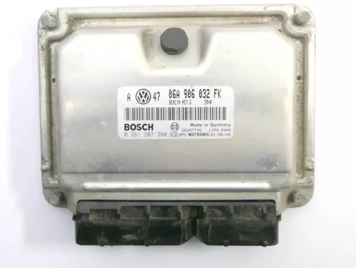 VW Golf 4 Steuergerät Motor 2,0 85kw 06A906032FK AZH AZJ (122155)