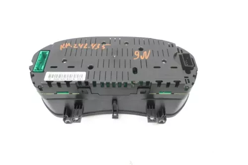 VW Polo 9N Tacho Tachometer Kombiinstrument 242.000km 6Q0920820N 1,2 47kw 40kw (122374)