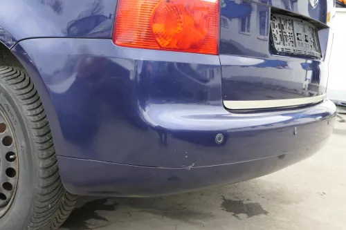 VW Touran 1T Stoßstange hinten Heckstoßstange Stoßfänger blau LB5N Einparkhilf (122728)