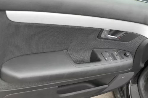 4x Audi A4 8E B7 Türverkleidung Verkleidung Tür vorne + hinten Bose S-line (122779)