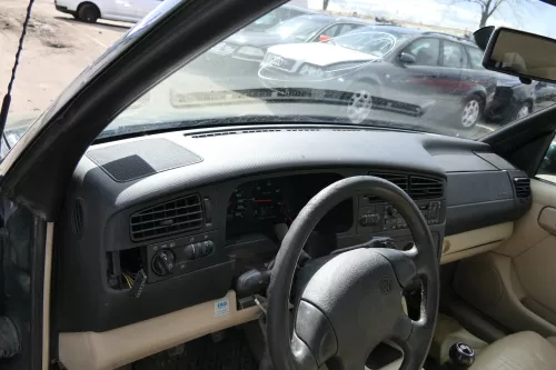 VW Golf 4 Cabrio 3 Armaturenbrett Airbag Cockpit Amaturenbrett Bj. 2000 ohneAnba (122909)