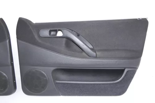 VW Passat 3A Variant Türverkleidung Verkleidung Tür vorne links + rechts schwarz (123082)