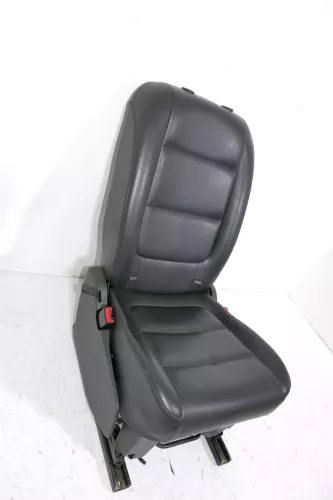 VW Sharan 7N Alahmbra Sitz hinten in der MItte mittig 1.Sitzreihe Kunstleder (123213)