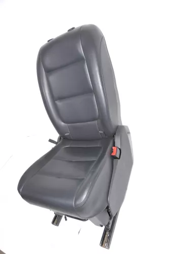 VW Sharan 7N Alahmbra Sitz hinten in der MItte mittig 1.Sitzreihe Kunstleder (123213)