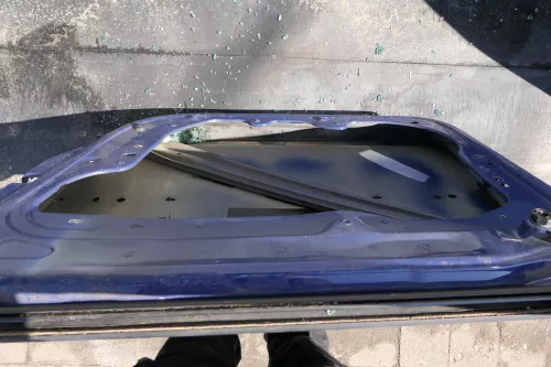 VW Touran 1T3 1T Tür vorne rechts Beifahrertür blau LL5M ohne Anbauteile (123360)