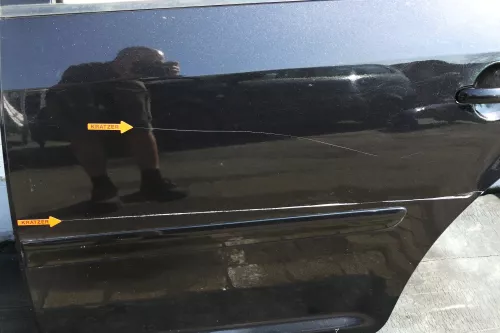 VW Touran 1T 1T3 Tür hinten links schwarz LC9Z metallic mit Scheibe (123548)