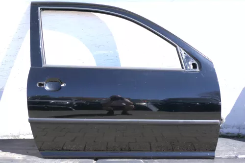 VW Golf 4 Tür vorne rechts Beifahrertür 2/3-Türer schwarz L041 (123647)