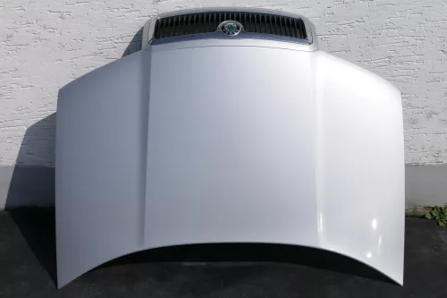 Skoda Fabia 6Y Motorhaube KLappe vorne silber grau LF7T mit Grill-Ecke geknickt