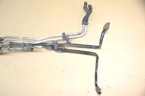 VW Sharan 7M Leitung Kühlwasser Kühlflüssigkeit unterm Auto nach hinten (125521)