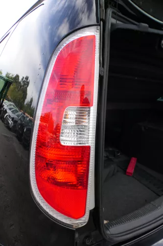 Roomster 5J original Rücklicht Rückleuchte Heckleuchte hinten links + Lampenträg (126241)