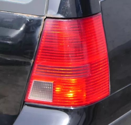 Golf 4 Variant Kombi Rücklicht hinten rechts Rückleuchte Heckleuchte rot  (126249)