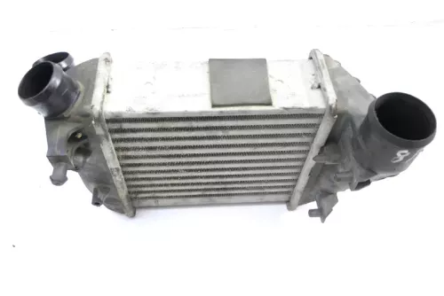 Audi A6 8E B6 B7 Ladeluftkühler Ladeluft Kühler 8e0145806C rechts 6 Zylinder Öl