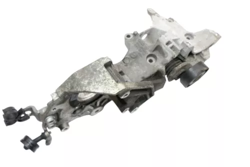VW Passat 3C Golf 6 Halter Konsole Lichtmaschine Träger 2,0 TDI 03L903139Q Pumpe (126945)
