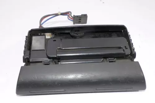Audi A6 4B Aschenbecher vorne 4B0857951AL
