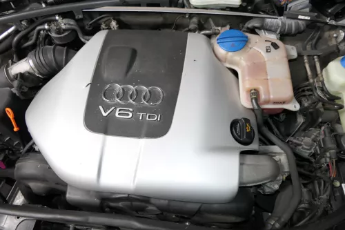 Audi A6 4B A4 2.5 TDI 120kw 163PS AYM Motor ohne Anbauteile -  178.000km 