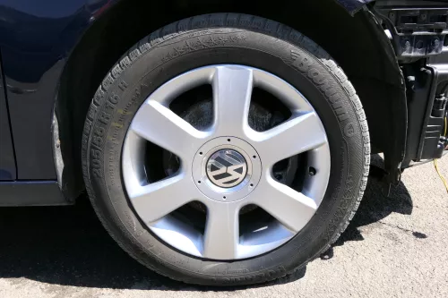VW Golf 5 Touran Alufelgen Winterreifen M&S Reifen Felgen 205/55 R16 91H - 3-4mm (128329)