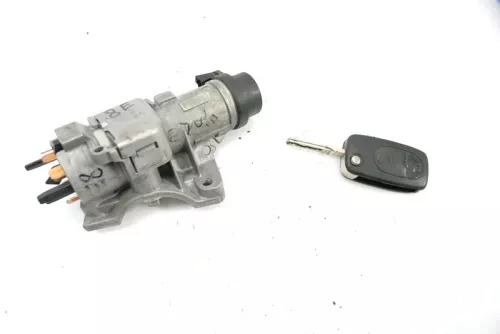 Audi A4 B6 8E mit 1x Schlüssel Schloß Zündschloß Funkschlüssel