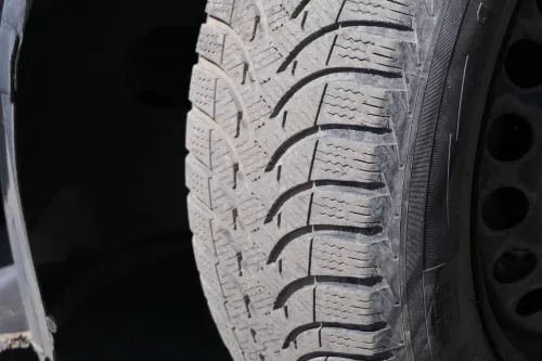VW Golf 6 Caddy 195/65 R15 91T Winterreifen M+S Felgen 6jx15H2 ET47  ca. 6mm (128815)