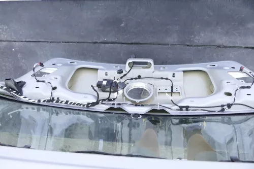 VW Golf 6 5K 1K Heckklappe hinten Kofferraumklappe Scheibe grau stonegrey LR7Z (128829)