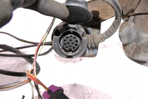 VW Passat 3B Anhängerkupplung Anhängekupplung mit Kabelbaum ohneSchlüssel (129464)