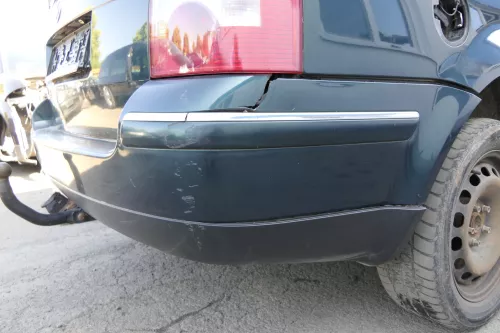 VW Passat 3BG Kombi nur den Spoiler /Lippe von Stoßstange hinten Heckstoßstange  (129681)