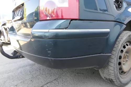 VW Passat 3BG Kombi nur den Spoiler /Lippe von Stoßstange hinten Heckstoßstange (129681)
