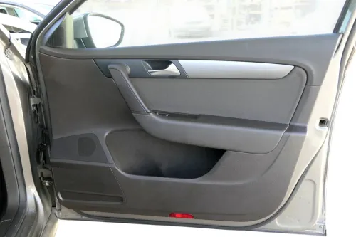 VW Passat 3C B7 Limousine 4x Türverkleidung Verkleidung Tür vorne + hinten braun (129921)