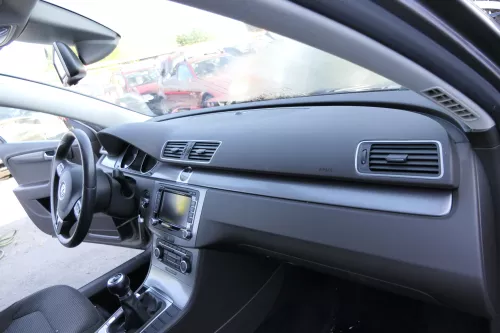 Passat 3C B7 CC Mittelkonsole Verkleidung Radio Klappe Abdeckung Dekor iridium (129947)