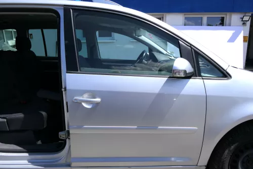 VW Touran 1T 1T3 Tür vorne rechts Beifahrertür grau silber LA7W reflexsilber 1 (130266)