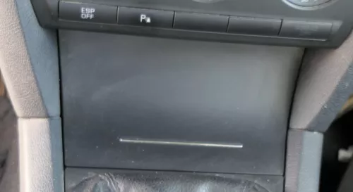 Skoda Octavia 1Z Aschenbecher Zigarettenanzünder vorne 1Z1857762 (130283)