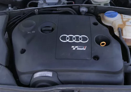 Audi A4 8D A6 4B Motorabdeckung Abdeckung Motor Blende 1,9 TDI 038103925AR c