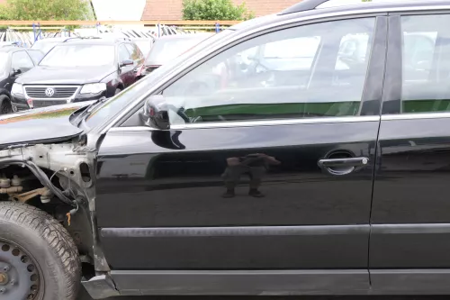 VW Passat 3B 3BG Kombi + Limo Tür vorne links Fahrertür schwarz L041 uni (140171)
