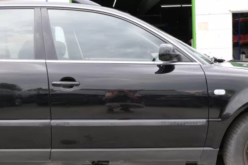 VW Passat 3B 3BG Kombi + Limo Tür vorne rechts Beifahrertür schwarz L041 uni (140174)