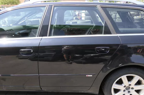 Audi A4 B7 8E Tür hinten links schwarz LY9B Kombi mit Scheibe + Rahmen (140926)
