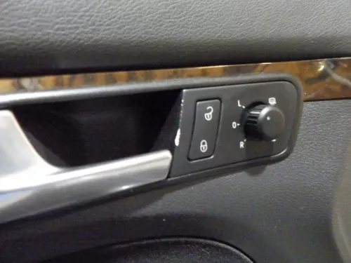 VW Touran 4x Türverkleidung Verkleidung Tür vorne +hinten links anthrazit Wurzel (141072)